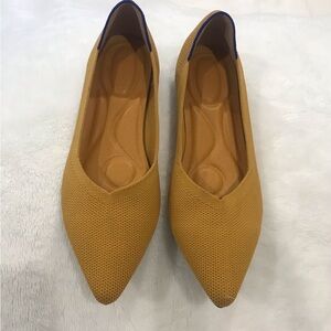 Womens flat shoes in size 7.5 in gold/ yellow color